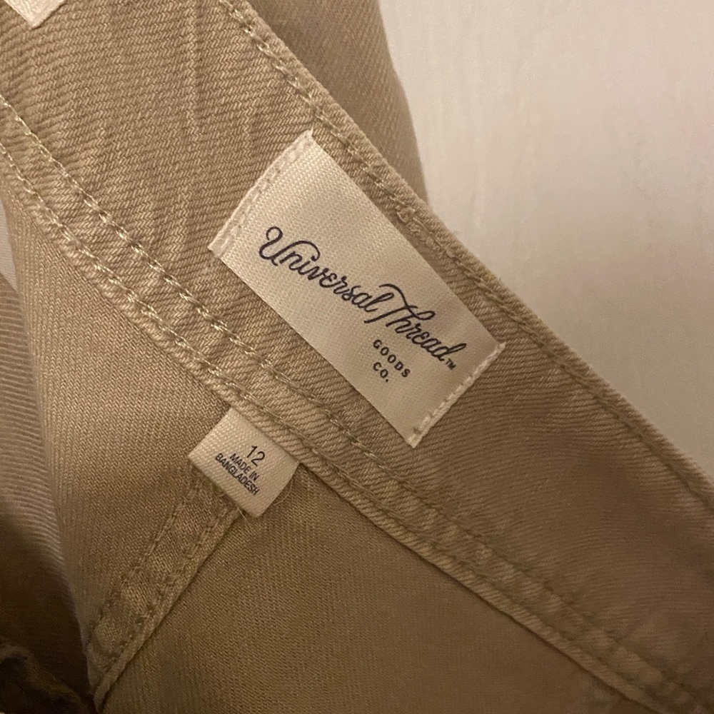 Universal Thread Tan Women's Shorts - Picture 4 of 6